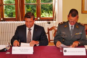 Signature d'une convention entre l'armée suisse et l'IMSG
